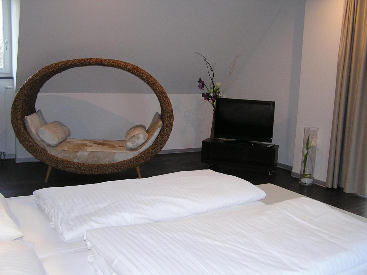 Hotel Zur Promenade โดเนาเวิร์ท ภายนอก รูปภาพ