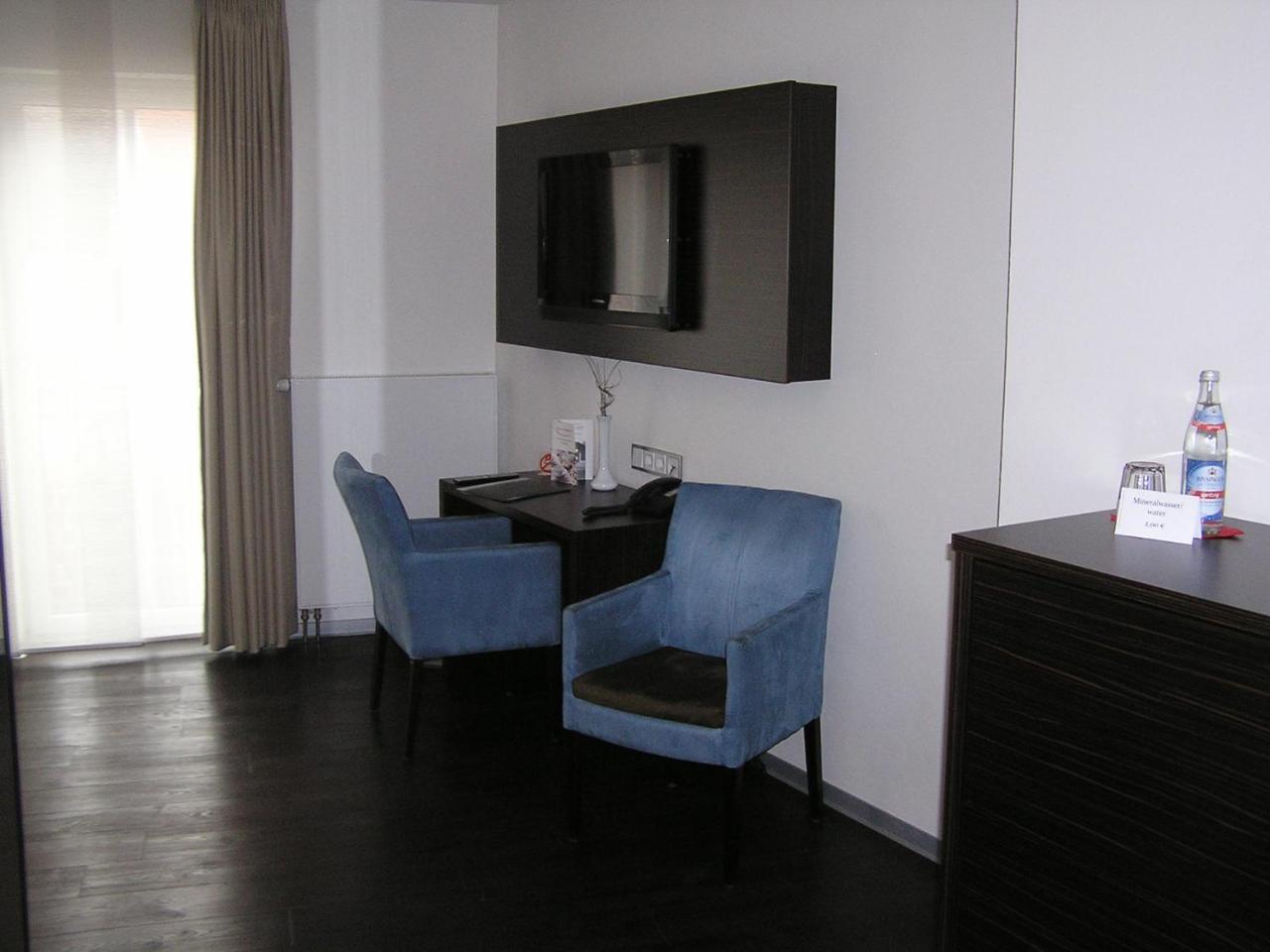 Hotel Zur Promenade โดเนาเวิร์ท ภายนอก รูปภาพ